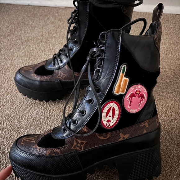 Louis Vuitton Women's Black and Brown Boots only has 2 inperfects in the front e - Picture 1 of 4